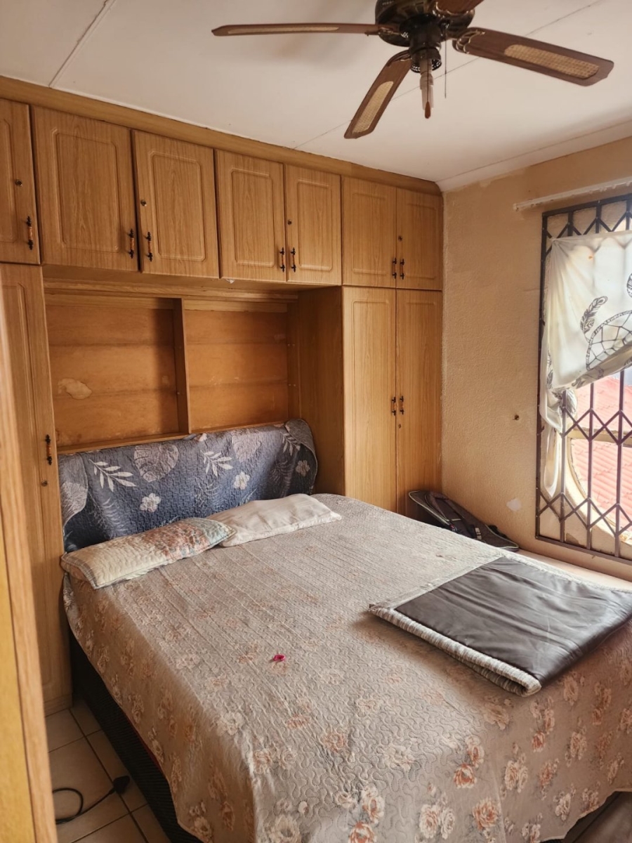 6 Bedroom Property for Sale in Manzil Park North West